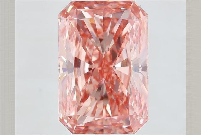 IGI | 16.59ct | Radiant | FANCY | VVS2 | Very Good