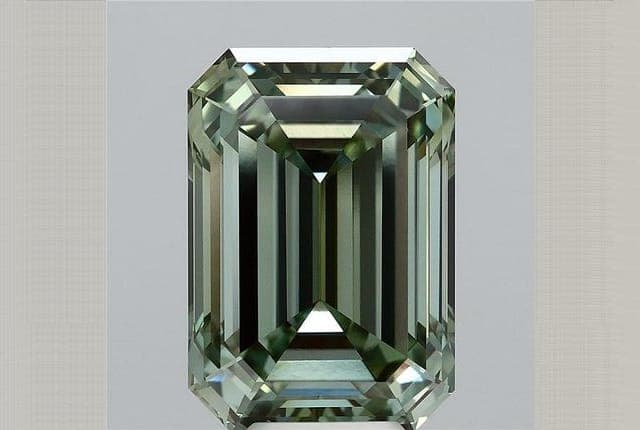 IGI | 8.29ct | Emerald | G | VVS2 | Excellent