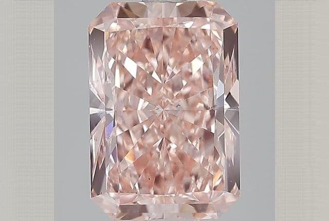 IGI | 3.51ct | Radiant | FANCY | VS2 | Very Good