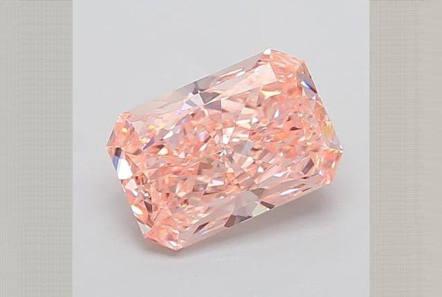 IGI | 4.4ct | Radiant | FANCY | VVS2 | Very Good