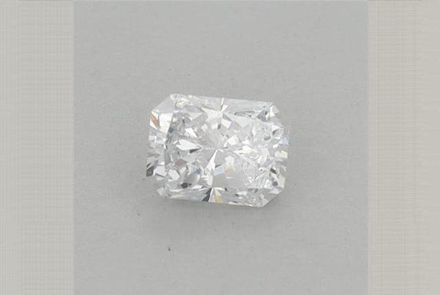 0.4ct | Radiant | E | VVS2 | Very Good