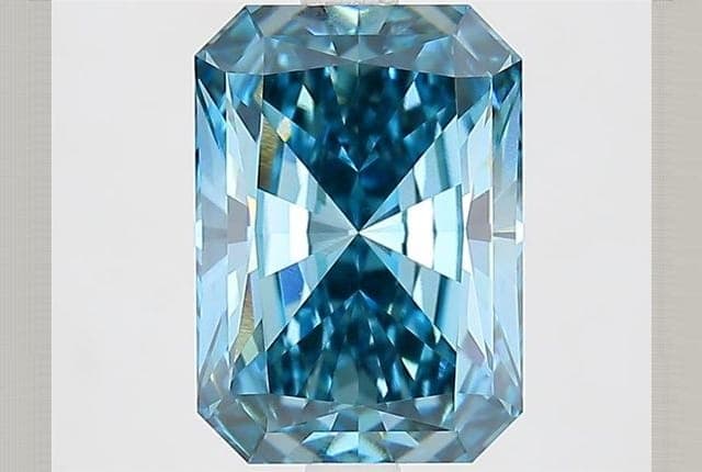 IGI | 3.41ct | Radiant | FANCY | VS1 | Very Good