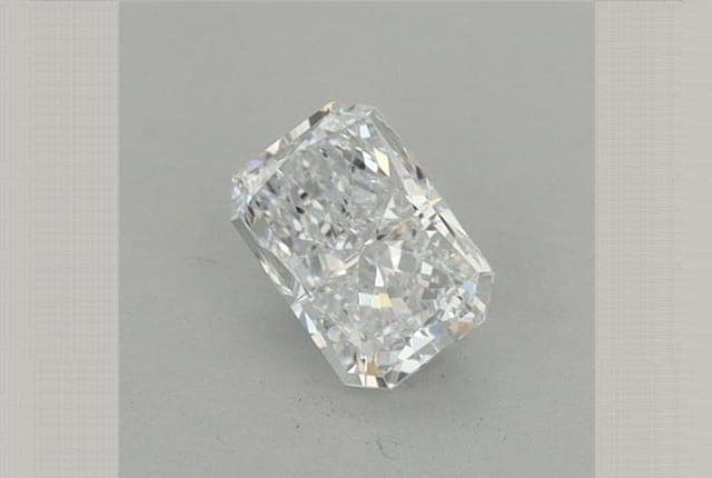 0.49ct | Radiant | E | VVS2 | Good