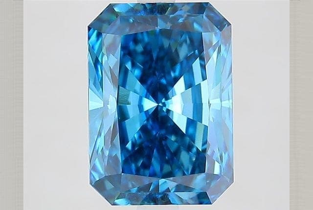 IGI | 4.3ct | Radiant | FANCY | VVS2 | Very Good