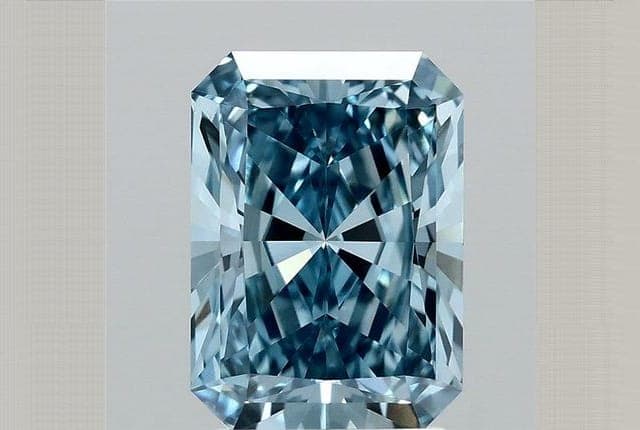 2.65ct | Radiant | FANCY | VVS2 | Excellent