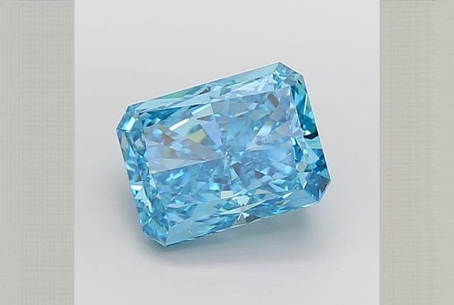 IGI | 6.54ct | Radiant | FANCY | VVS2 | Very Good