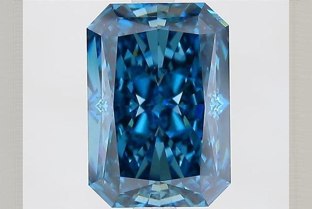 IGI | 3.35ct | Radiant | FANCY | VS1 | Very Good