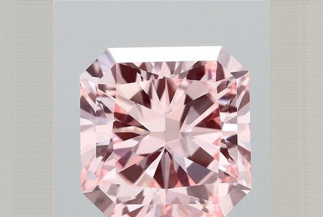 IGI | 3.3ct | Radiant | FANCY | VS1 | Excellent