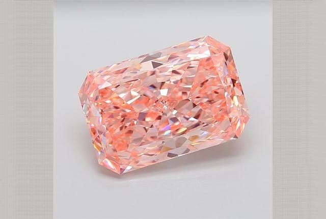 IGI | 13.66ct | Radiant | FANCY | VVS2 | Very Good