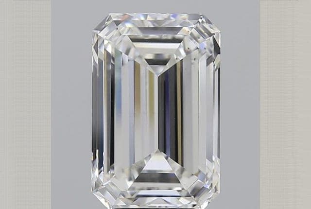 4.66ct | Emerald | F | VS2 | Very Good