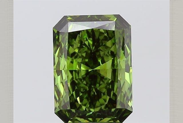 IGI | 3.7ct | Radiant | FANCY | VS2 | Very Good