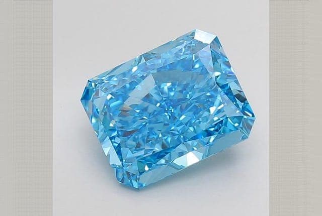IGI | 5.65ct | Radiant | FANCY | VS1 | Very Good