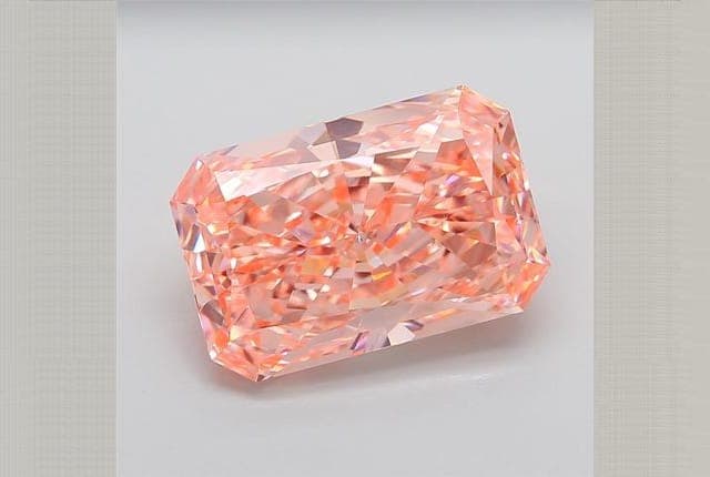 IGI | 13.24ct | Radiant | FANCY | VVS2 | Very Good