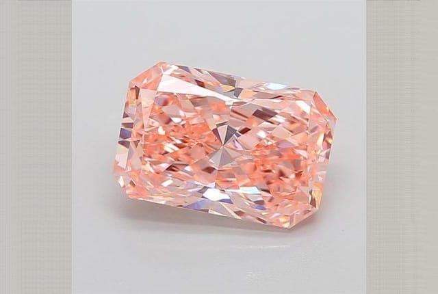 IGI | 6.98ct | Radiant | FANCY | VVS2 | Very Good