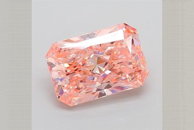 IGI | 7.76ct | Radiant | FANCY | VVS2 | Very Good