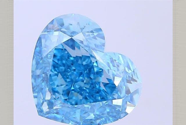 IGI | 6.68ct | Heart | FANCY | VVS2 | Good