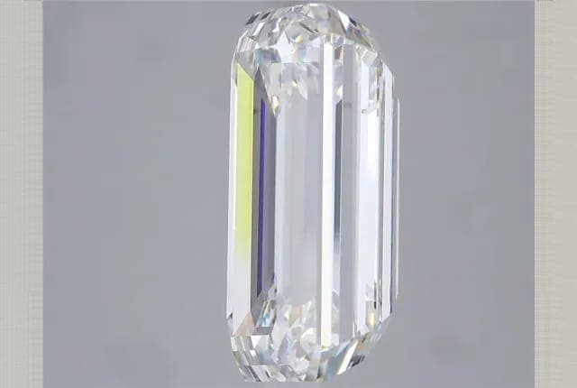 IGI | 8.03ct | Emerald | E | VS1 | Very Good