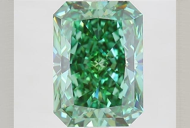 IGI | 4.31ct | Radiant | FANCY | VVS2 | Very Good