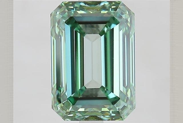 IGI | 4.46ct | Emerald | FANCY | VVS2 | Very Good