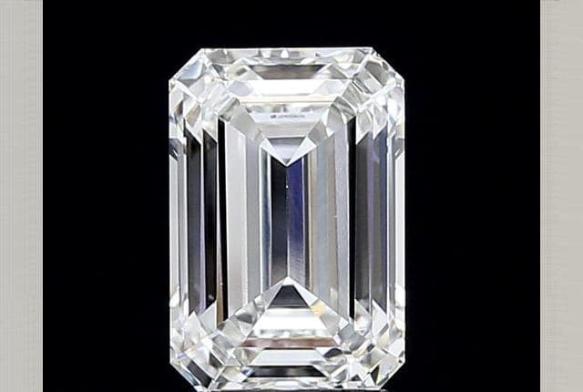 IGI | 2.62ct | Emerald | F | VS1 | Very Good