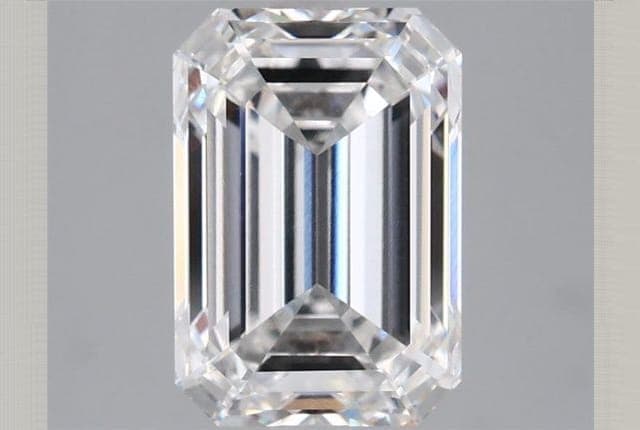 IGI | 3.07ct | Emerald | G | VVS2 | Very Good