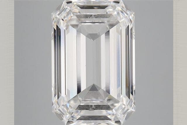 4.35ct | Emerald | D | VS1 | Very Good