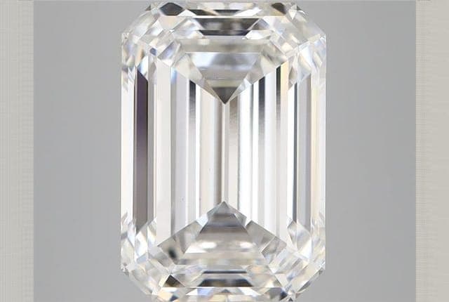 IGI | 6.1ct | Emerald | E | VS1 | Very Good