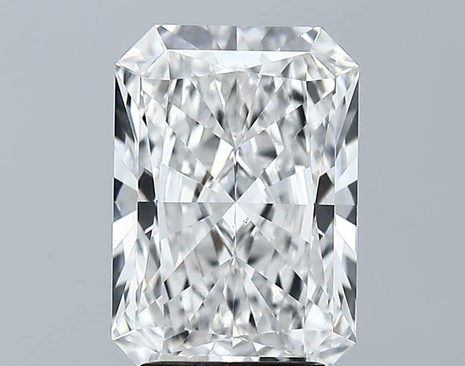 GIA | 3.3ct | Radiant | E | VS2 | Ideal