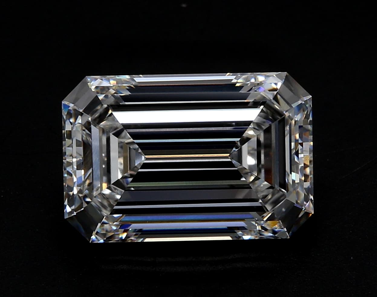 IGI | 3.62ct | Emerald | E | VVS1 | Excellent