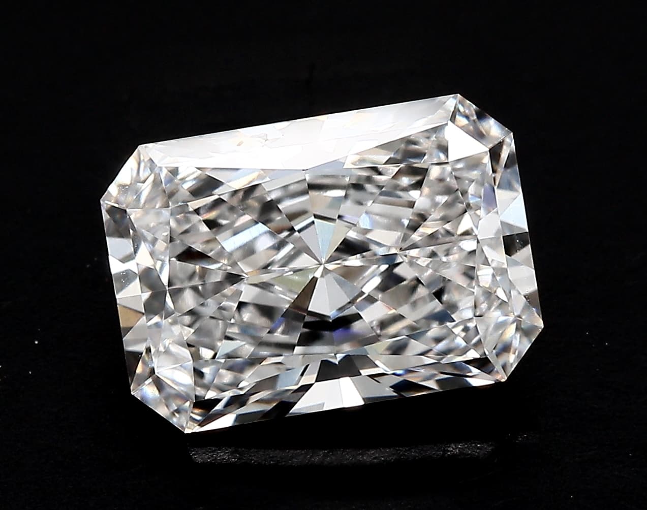 3.25ct | Radiant | E | IF | Excellent