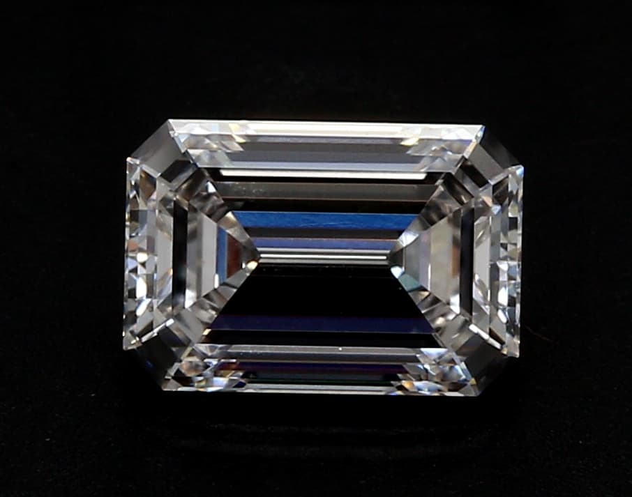 9.07ct | Emerald | F | VVS2 | Excellent