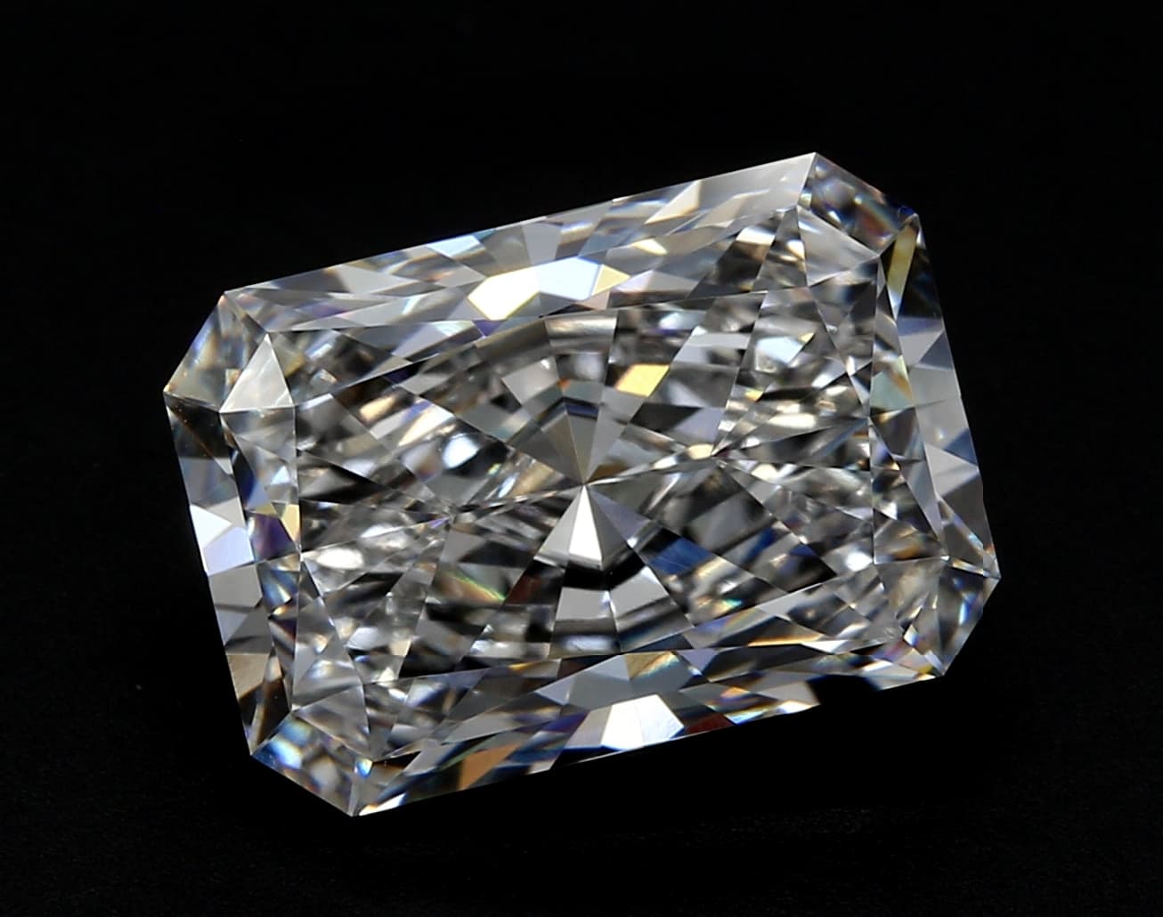 IGI | 16.05ct | Radiant | F | VVS2 | Excellent