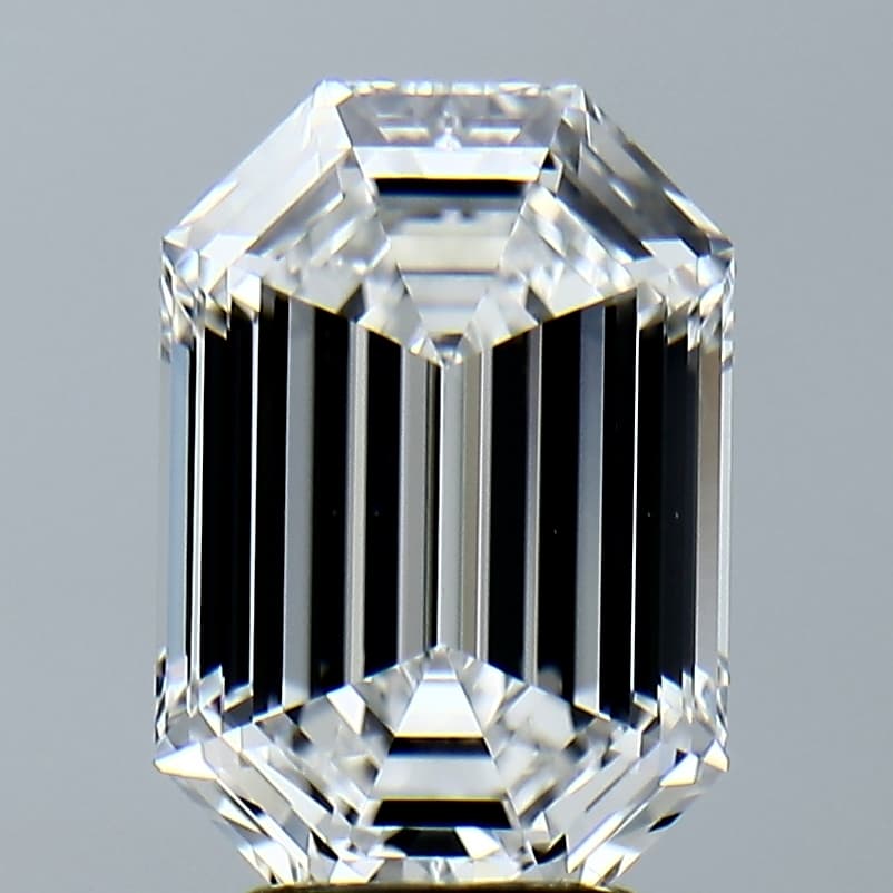 IGI | 3.71ct | Emerald | E | VS1 | Excellent