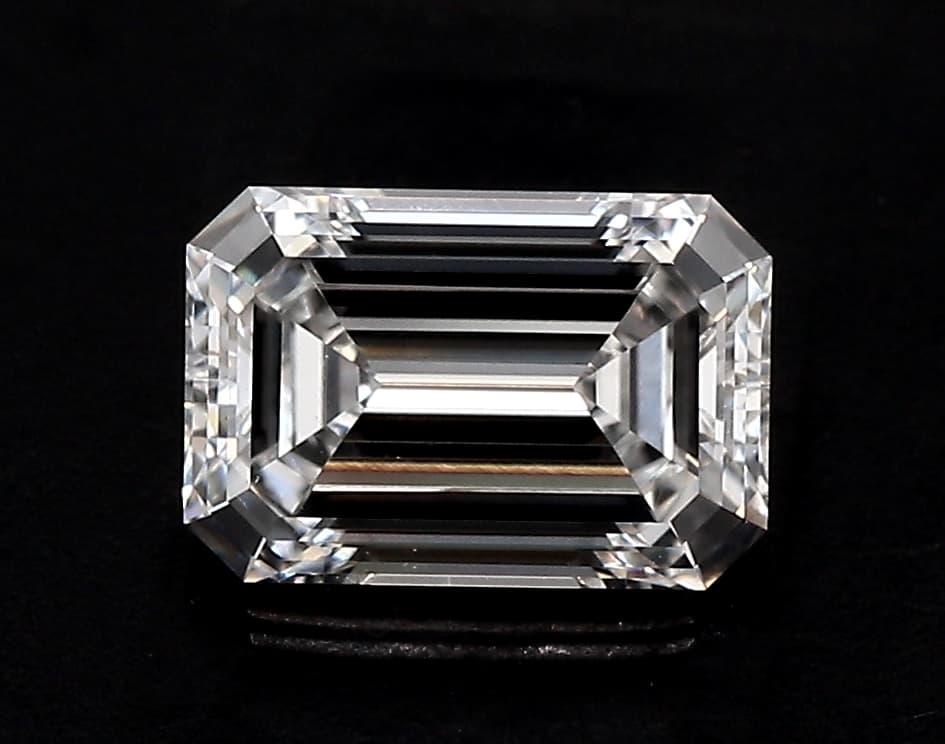 4.26ct | Emerald | D | IF | Very Good