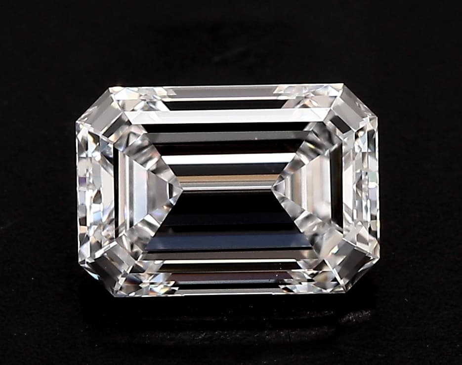IGI | 5.58ct | Emerald | E | VS2 | Excellent