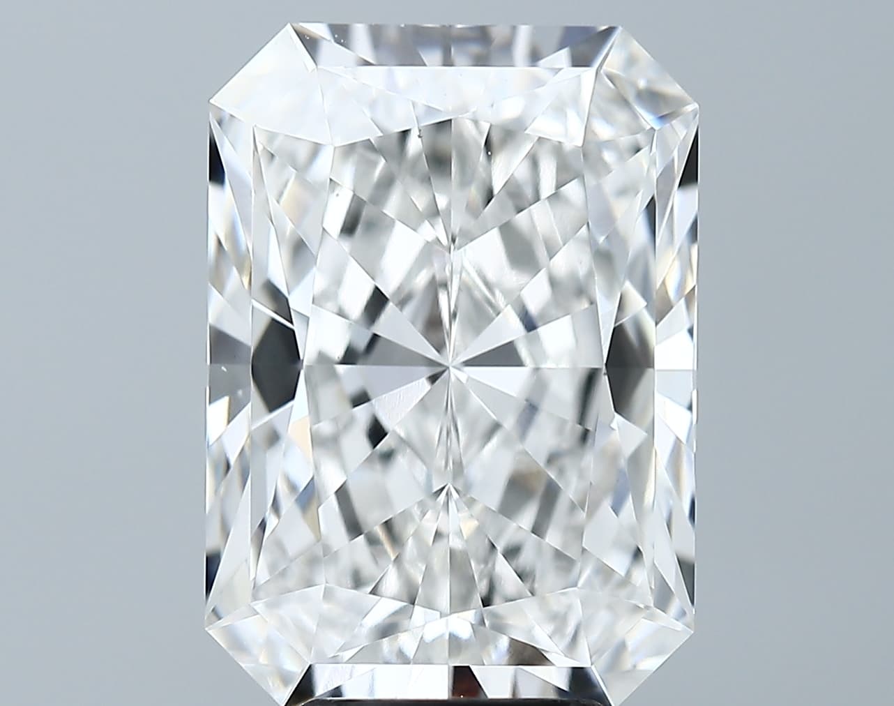 GIA | 5.43ct | Radiant | F | VVS2 | Ideal