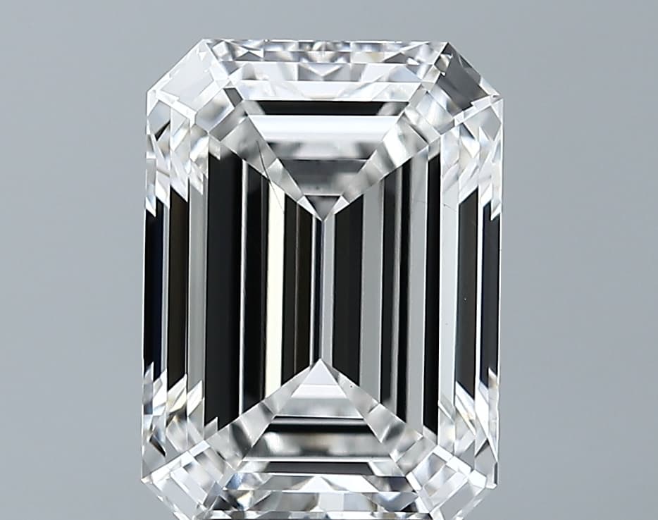 GIA | 4ct | Emerald | F | VS2 | Excellent