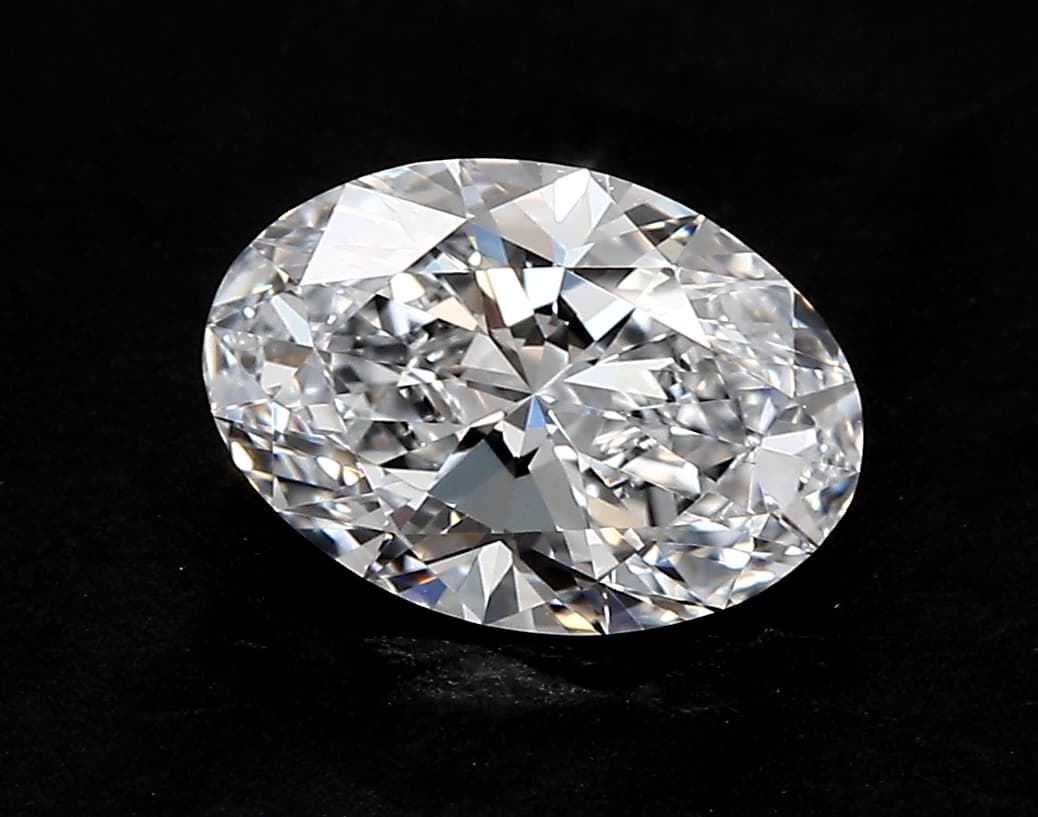 6.05ct | Oval | F | VVS2 | Excellent