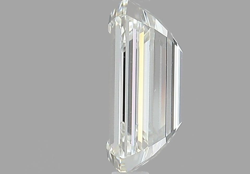 GIA | 2.2ct | Emerald | J | VS2 | Excellent