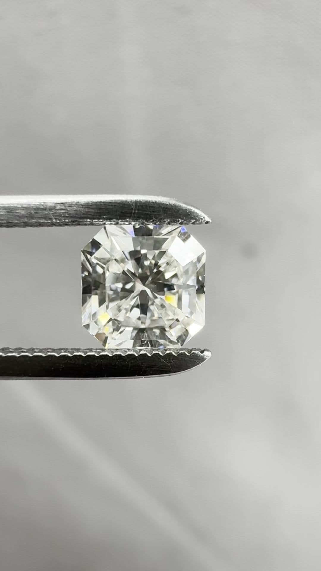 GIA | 0.6ct | Radiant | I | VS2 | Excellent