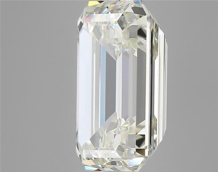 IGI | 8.01ct | Emerald | J | VVS2 | Very Good