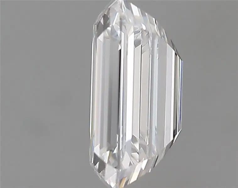 2.3ct | Emerald | D | IF | Excellent