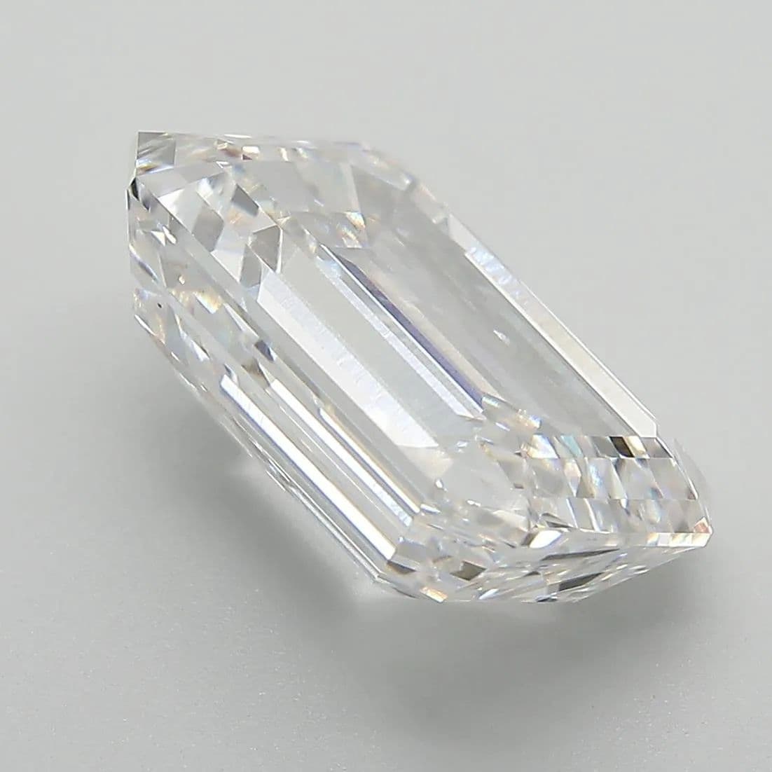 IGI | 6.62ct | Emerald | E | VS1 | Ideal