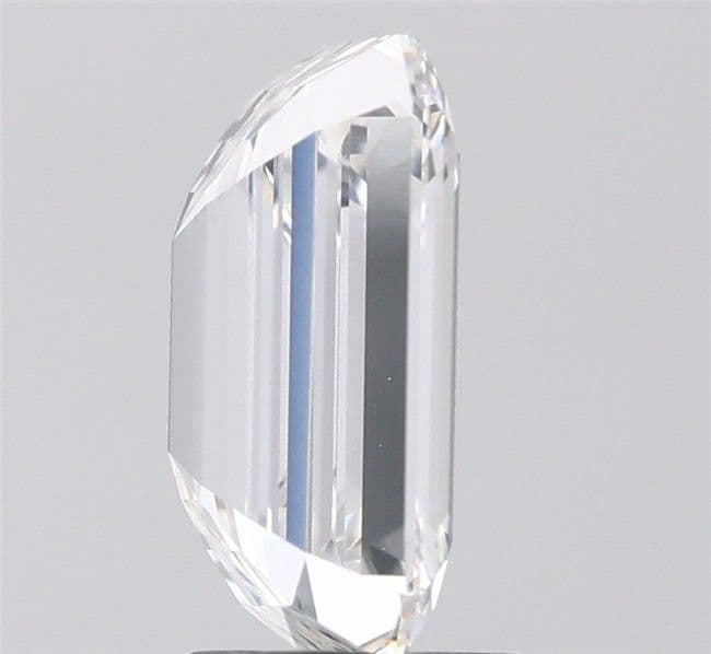 IGI | 3.73ct | Emerald | E | VS1 | Very Good