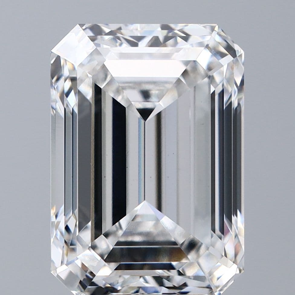 IGI | 8ct | Emerald | E | VS1 | Very Good