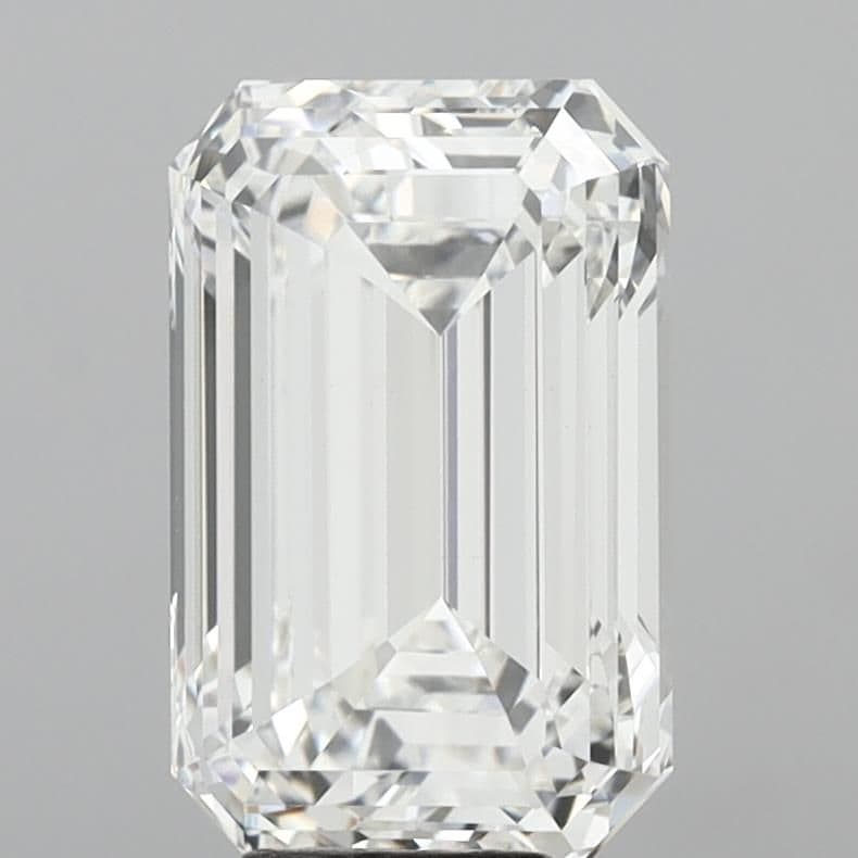 IGI | 8ct | Emerald | F | VVS2 | Ideal