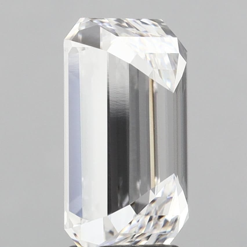 IGI | 4.3ct | Emerald | E | VVS2 | Very Good