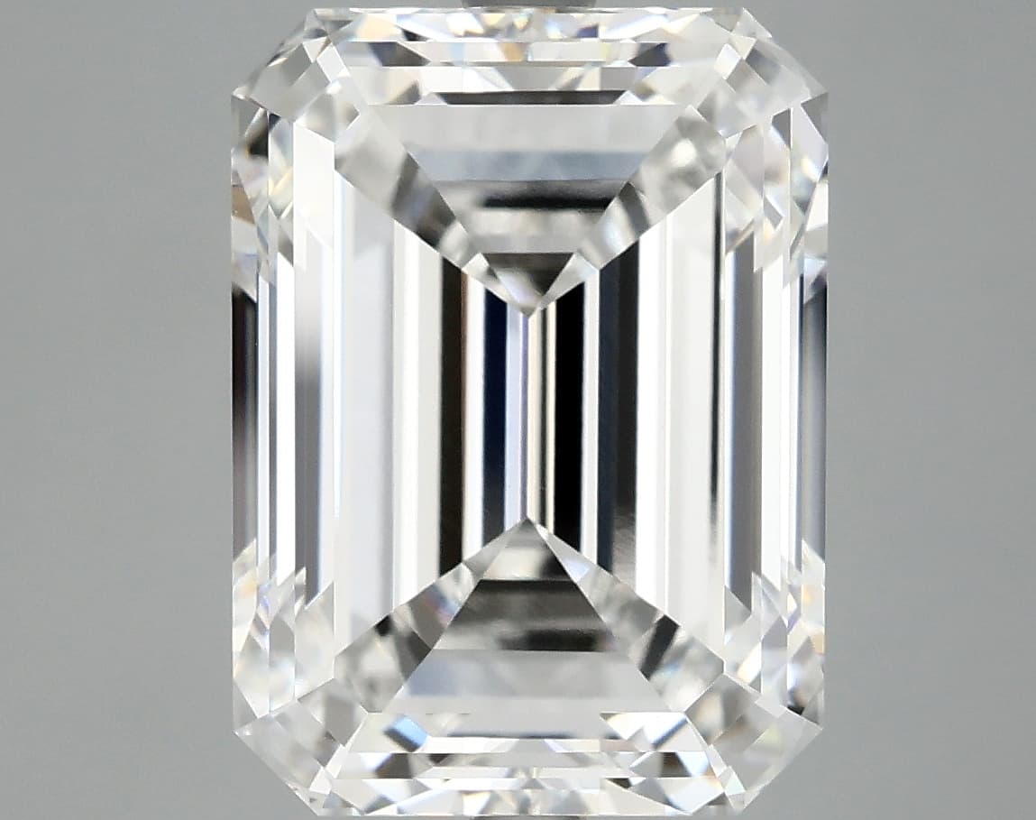 IGI | 7.95ct | Emerald | E | VVS2 | Excellent