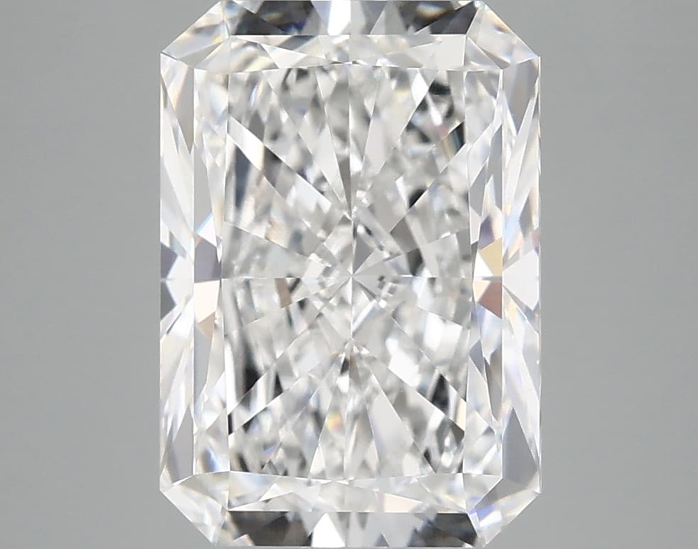 IGI | 4.44ct | Radiant | E | VVS2 | Very Good