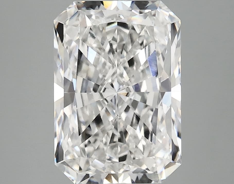 IGI | 3.28ct | Radiant | E | VVS2 | Very Good